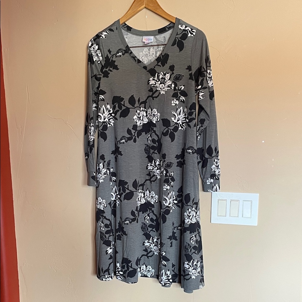 LuLaRoe Gray Black and White Floral Long Sleeve V‑Neck Dress